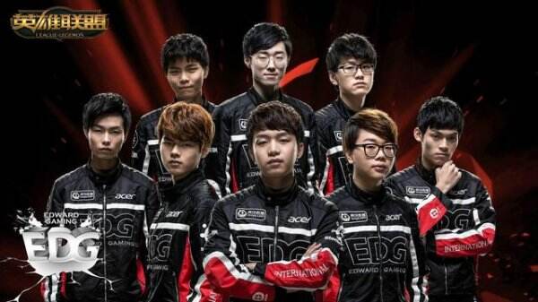 在进攻端屡 在进攻端屡